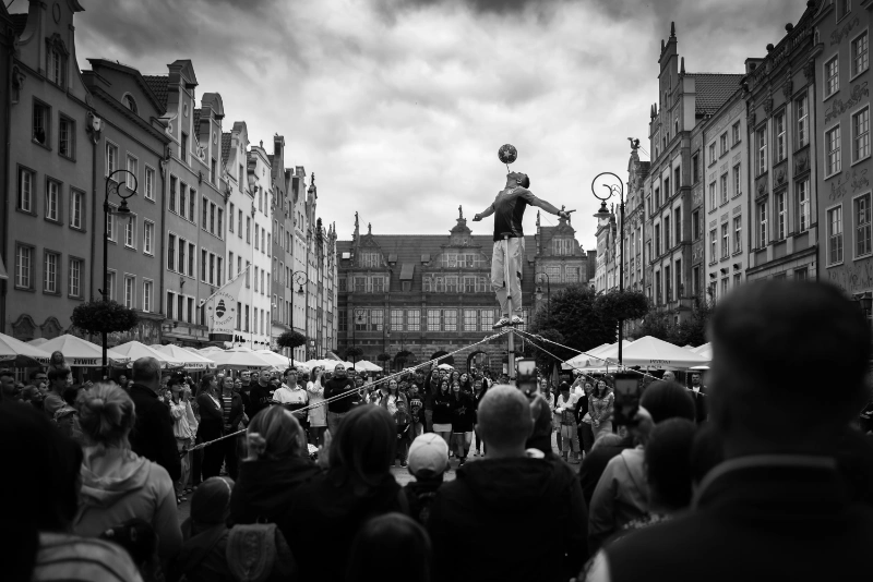 Freestyle football show na drabinie